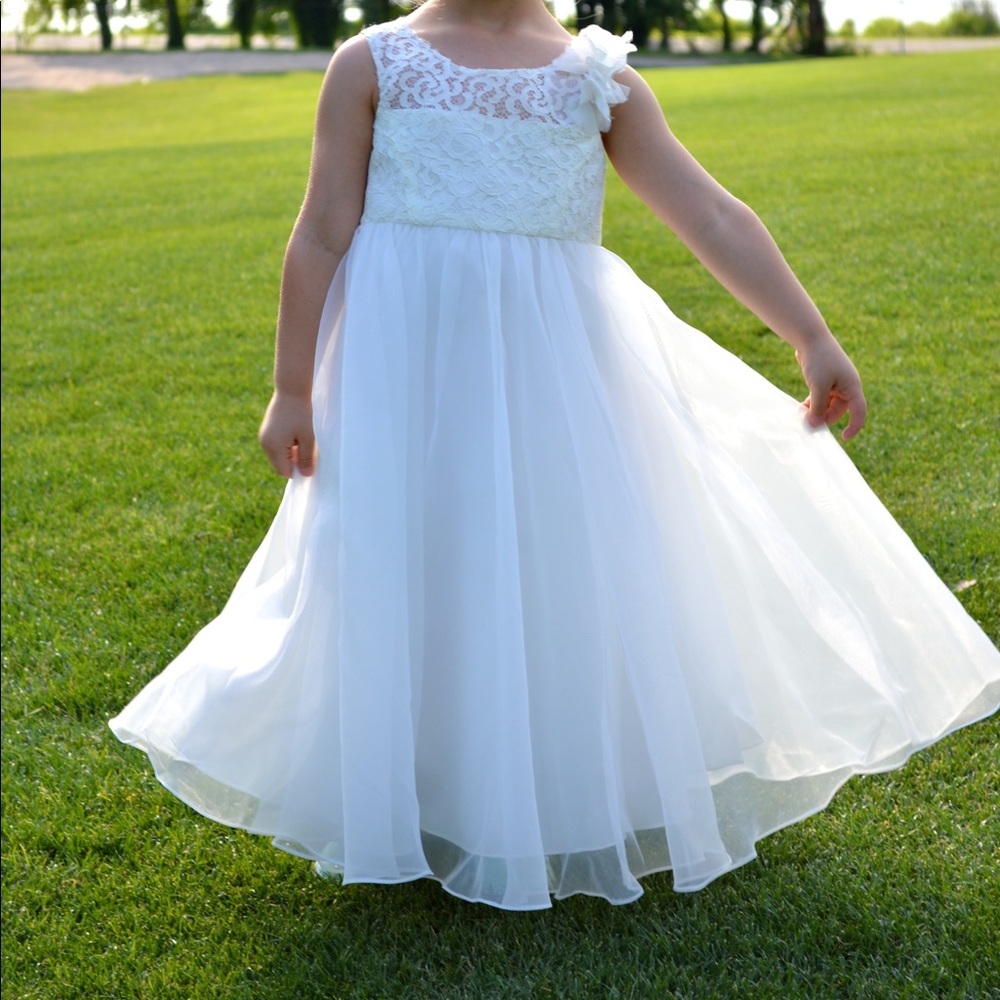 Girls size 4 flower girl dress
